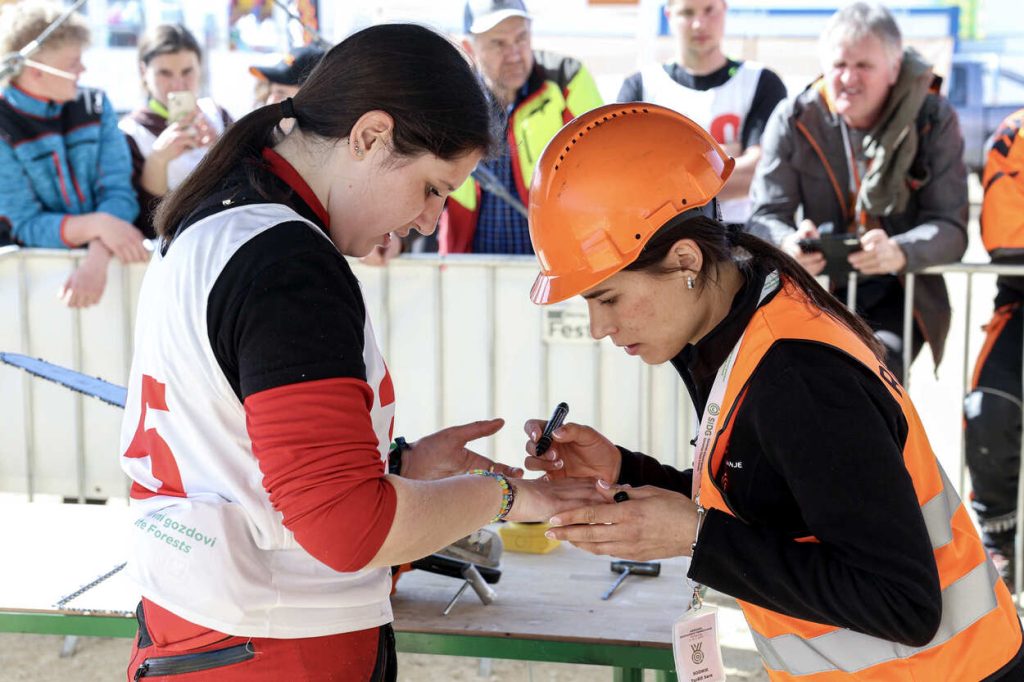 efee463e3160680aaa82a957f39127f8b77ec04a-min